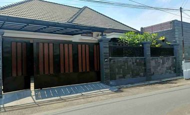 Dijual rumah mewah full furnish di sumber solo