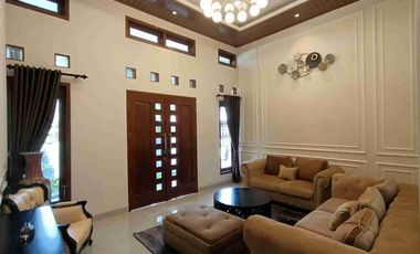 Dijual rumah mewah full furnish di sumber solo