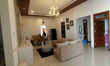 Dijual rumah mewah full furnish di sumber solo