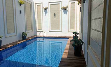 Dijual rumah mewah full furnish di sumber solo