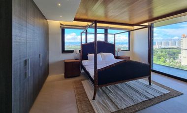 Grand Veranda a Stylish Condo with Breathtaking Balcony Views