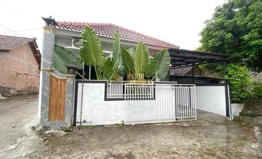 VILLA MURAH DENGAN PRIVATE POOL DI SLEMAN,DEKAT PIAT UGM
