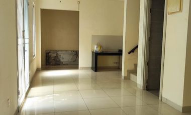 Rumah Green Lake Hook DiJual/Disewa Harga Murah Siap Huni Sudah Renovasi Jakarta Barat