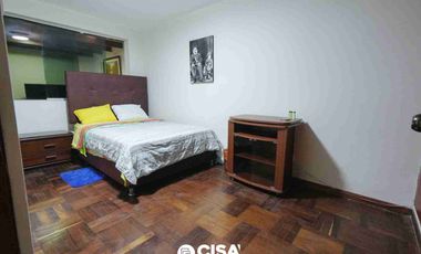 Depa en Venta en 1er Piso con Patio y Cochera 143 m2– Av. Velasco Astete, Surco