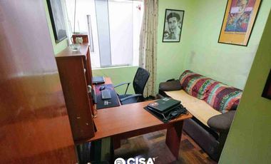 Depa en Venta en 1er Piso con Patio y Cochera 143 m2– Av. Velasco Astete, Surco