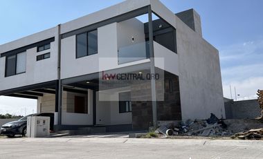 CASA ESTILO INDUSTRIAL MODERNO TIPO LOFT | $3,718,000 | EXCLUSIVO FRACC TARAY | QUERETARO