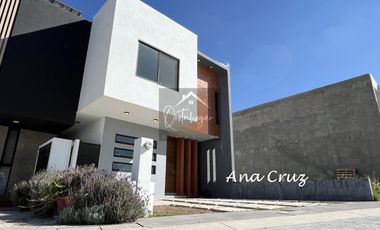 CASA DE AUTOR ESTILO MODERNISTA | $3,490,000 | CAPITAL SUR | COTO PRIVADO | QUERETARO