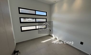 CASA DE AUTOR ESTILO MODERNISTA | $3,490,000 | CAPITAL SUR | COTO PRIVADO | QUERETARO