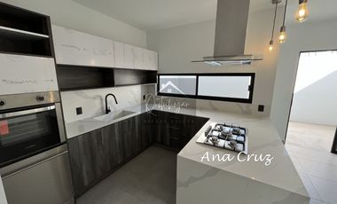 CASA DE AUTOR ESTILO MODERNISTA | $3,490,000 | CAPITAL SUR | COTO PRIVADO | QUERETARO