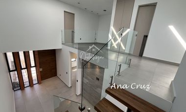 CASA DE AUTOR ESTILO MODERNISTA | $3,490,000 | CAPITAL SUR | COTO PRIVADO | QUERETARO