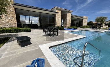 CASA DE AUTOR ESTILO MODERNISTA | $3,490,000 | CAPITAL SUR | COTO PRIVADO | QUERETARO