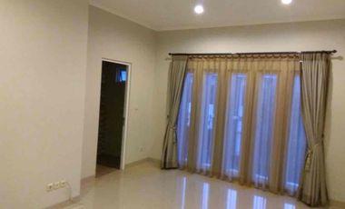 Disewakan rumah minimalis mewah dan strategis di Tebet Timur