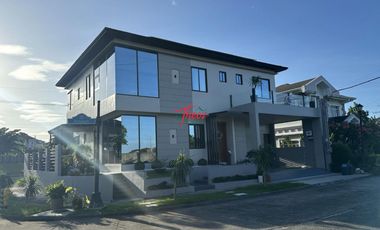 LUXURY FRENCH MODERN CORNER HOUSE & LOT – SOUTH FORBES, CAVITE