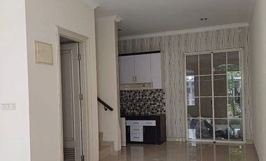 Disewa Rumah 2 Lantai AC 4 Siap Huni Green Lake Cluster Europe Jakarta Barat