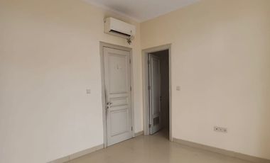 Disewa Rumah 2 Lantai AC 4 Siap Huni Green Lake Cluster Europe Jakarta Barat