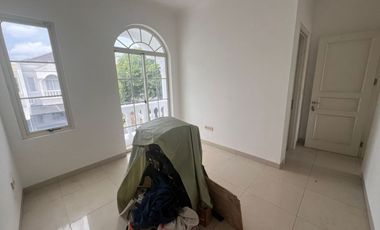 Rumah Green Lake Dijual Harga Murah Siap Huni Dibawah Pasaran Jakarta Barat
