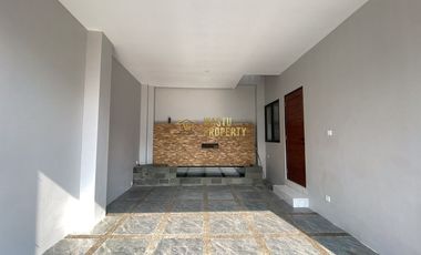 RUMAH 2 LANTAI ONE GATE & FULLY FURNISH DEKAT BANDARA NYIA