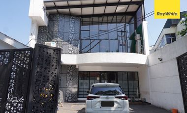 Disewakan Rumah Resto Dijalan Pacar Surabaya