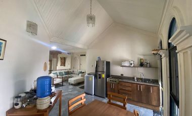 SE ALQUILA SUITE AMOBLADA EN SECTOR UNIORO