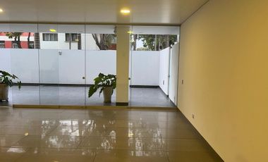 HERMOSO DUPLEX EN MAGDALENA DEL MAR LIMITE CON SAN ISIDRO EN VENTA CON PISCINA GYM SAUNA COCHERAS