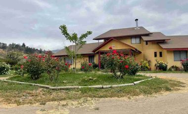 Venta de hermosa parcela con casa en Curacaví