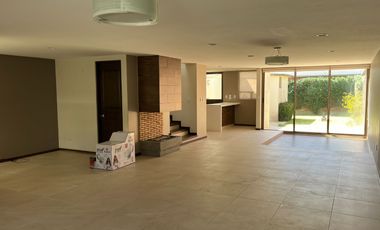 Casa en Venta Lomas Virreyes, Calimaya - modelo Madeira