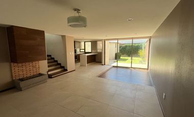 Casa en Venta Lomas Virreyes, Calimaya - modelo Madeira