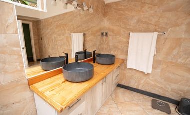 Hermosa casa en venta en el sur de chile ,vive la espectacular experiencia de vivir en la casa de tus sueños