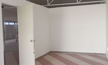 RENTA LOCAL SOBRE AV JOSE LOPEZ PORTILLO, USO DE SUELO COMERCIAL 650 M2