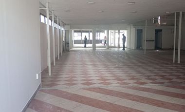 RENTA LOCAL SOBRE AV JOSE LOPEZ PORTILLO, USO DE SUELO COMERCIAL 650 M2