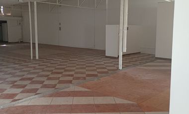 RENTA LOCAL SOBRE AV JOSE LOPEZ PORTILLO, USO DE SUELO COMERCIAL 650 M2