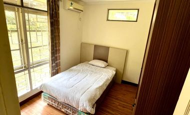 JUAL CEPAT RUMAH VILLA ORCHID CATELIA 15 CILEGON FULL FURNISHED STRATEGIS SIAP HUNI LANGSUNG PEMILIK