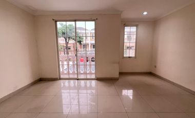 Dijual/Disewa Rumah Green Lake City Boulevard Siap Huni Harga Murah