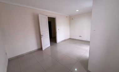 Dijual/Disewa Rumah Green Lake City Boulevard Siap Huni Harga Murah