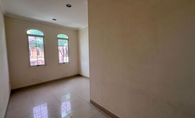 Dijual/Disewa Rumah Green Lake City Boulevard Siap Huni Harga Murah