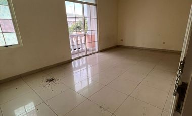 Dijual/Disewa Rumah Green Lake City Boulevard Siap Huni Harga Murah