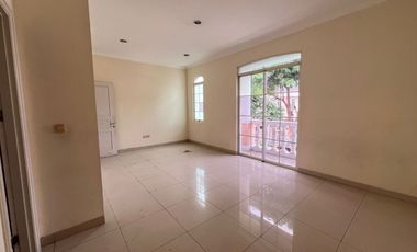 Dijual/Disewa Rumah Green Lake City Boulevard Siap Huni Harga Murah