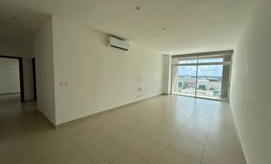 Penthouse de 3 recámaras, 3.5 baños, en Vía Montejo.