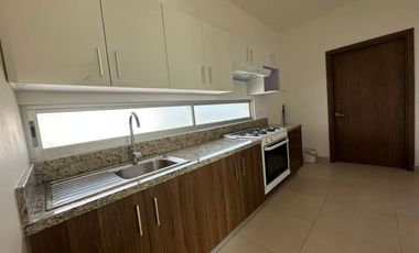 Penthouse de 3 recámaras, 3.5 baños, en Vía Montejo.