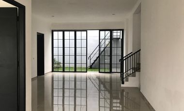 DiSewakan Rumah Graha Sampoerna Wiyung siap huni Dekat Pakuwon Mall
