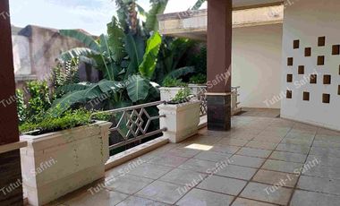 Di SEWAKAN RUMAH / KANTOR dengan KOLAM RENANG di DHARMAWANGSA, Cipete Utara Jaksel (dekat MRT) BEBAS BANJIR