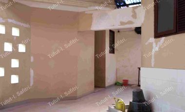 Di SEWAKAN RUMAH / KANTOR dengan KOLAM RENANG di DHARMAWANGSA, Cipete Utara Jaksel (dekat MRT) BEBAS BANJIR