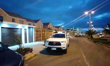 Vendo Casa en Condominio, Sector Costa Laguna Antofagasta. 4 Dormitorios 3Baños 2Estacionamientos.