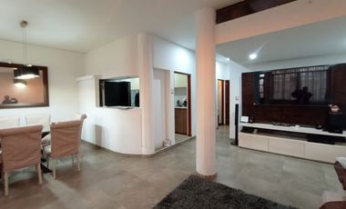 Se Vende Amplio Departamento En Primer Piso - Salamanca De Monterrico