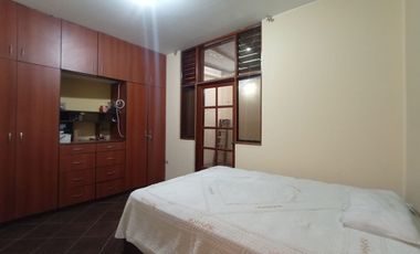 Se Vende Amplio Departamento En Primer Piso - Salamanca De Monterrico