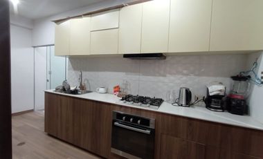 Se Vende Amplio Departamento En Primer Piso - Salamanca De Monterrico