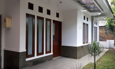 Rumah disewakan/dikontrakan di Komplek Margahayu Raya Soekarno Hatta Bandung