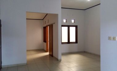 Rumah disewakan/dikontrakan di Komplek Margahayu Raya Soekarno Hatta Bandung