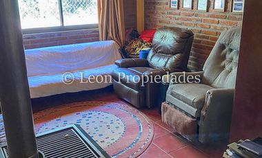 Leon Propiedades vende hermosa parcela con casa en Sector Zapata, Curacaví.