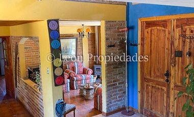Leon Propiedades vende hermosa parcela con casa en Sector Zapata, Curacaví.